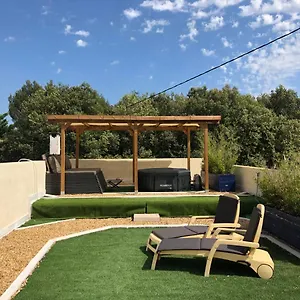 https://gite-entierement-renove-sur-le-theme-de-la-mer.fr-provencehotel.com