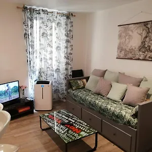 https://coquet-2-pieces-coeur-vieil-antibes.fr-provencehotel.com